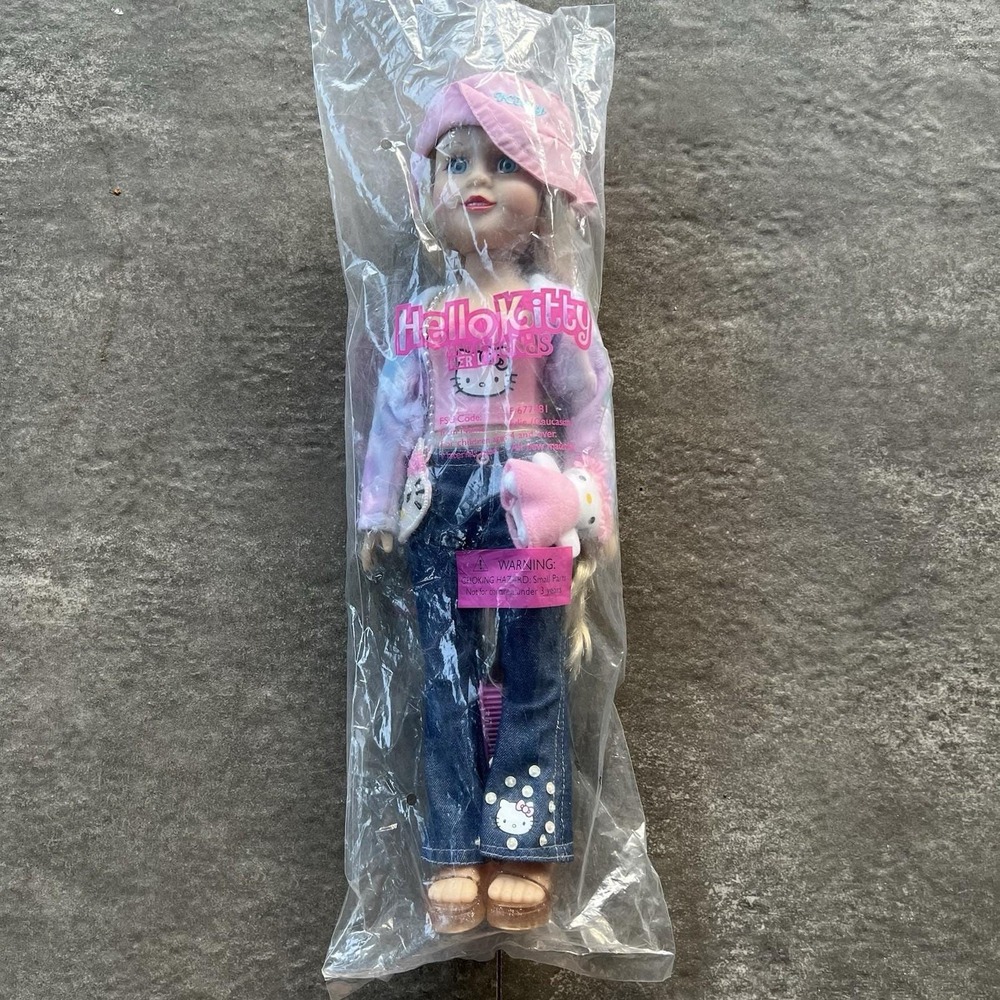 Vintage 2001 Avon Exclusive Hello Kitty & Friends Julie 16" Doll Sealed NIB